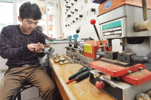 大观乡开锁店为啥“牛号”频现 听开锁师傅讲什么锁最防盗